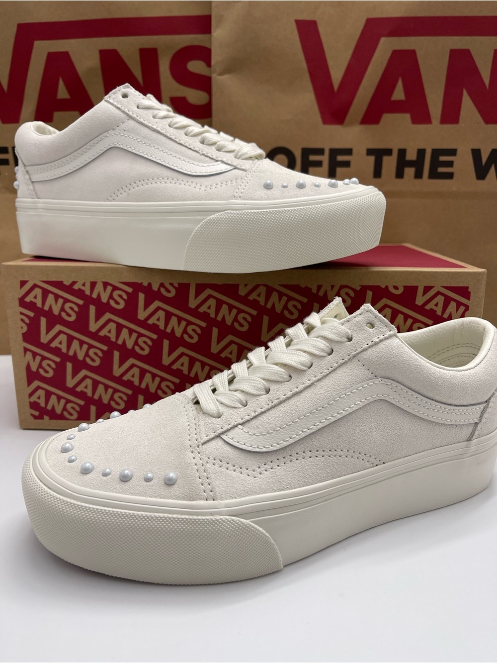 Vans Old Skool Platform
Pearls Marshmallow
VN000E87CCZ Sneakers